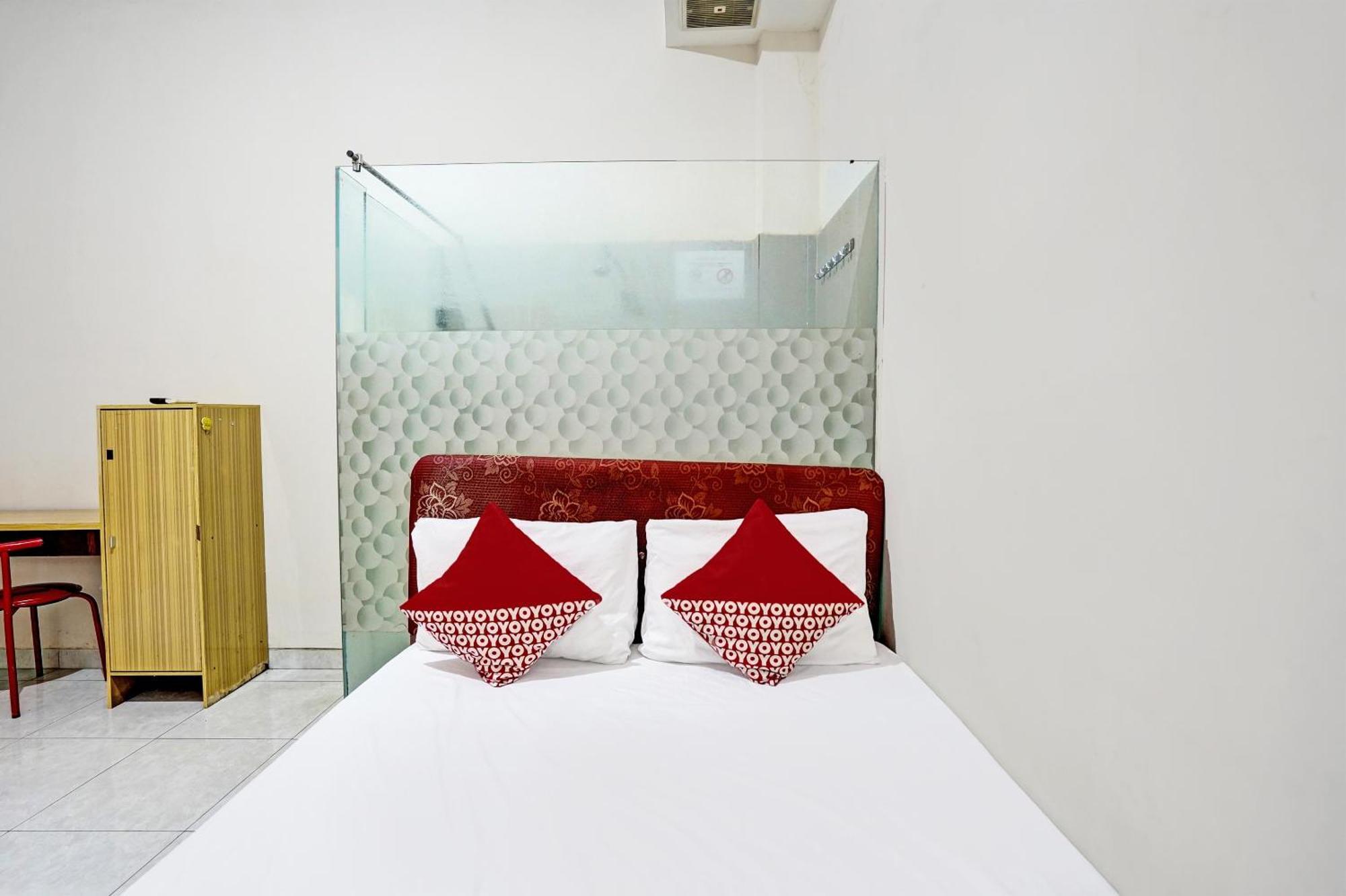 Oyo Life 92190 Arya Guest House Tulungagung Extérieur photo